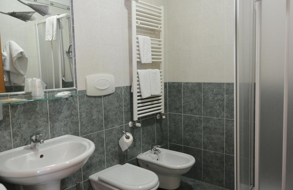 Hotel Ristorante Italia Certosa di Pavia Εξωτερικό φωτογραφία