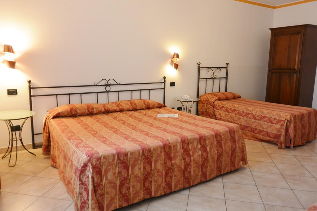 Hotel Ristorante Italia Certosa di Pavia Εξωτερικό φωτογραφία