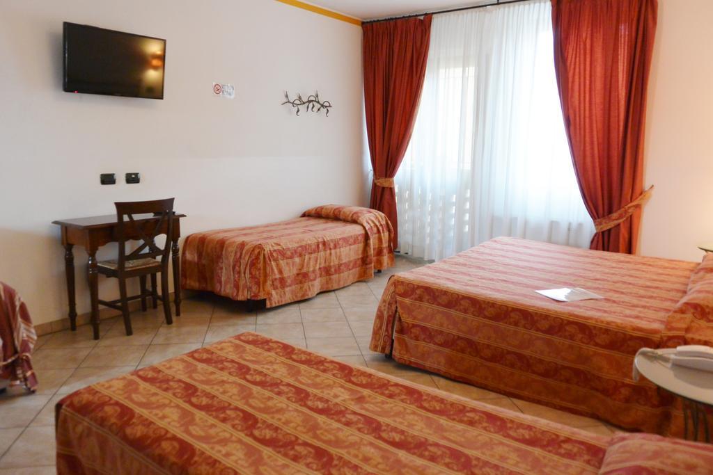Hotel Ristorante Italia Certosa di Pavia Εξωτερικό φωτογραφία